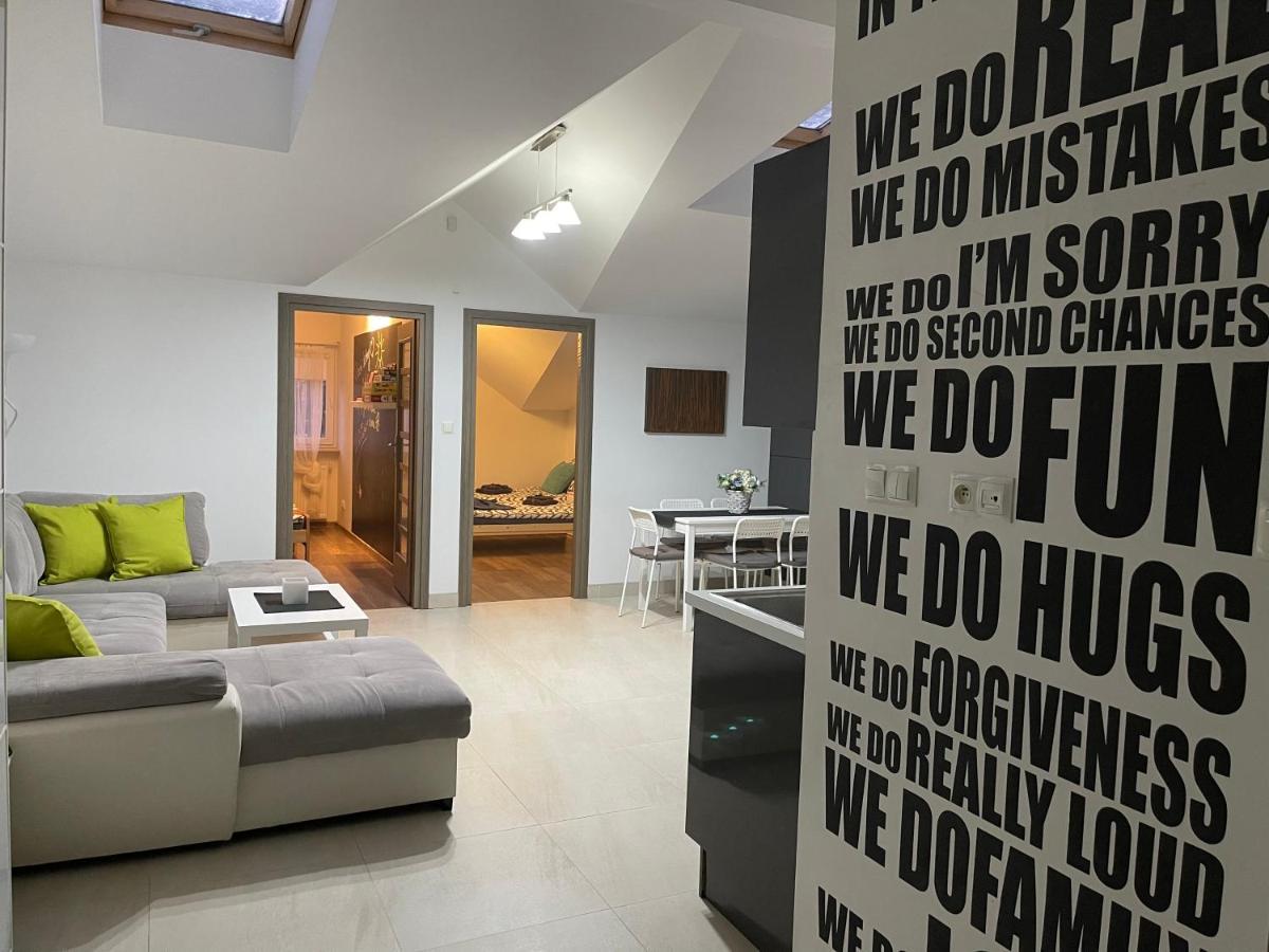 Apartament Rodzinny Ostrowiec Sw Ostrowiec Swietokrzyski Bagian luar foto