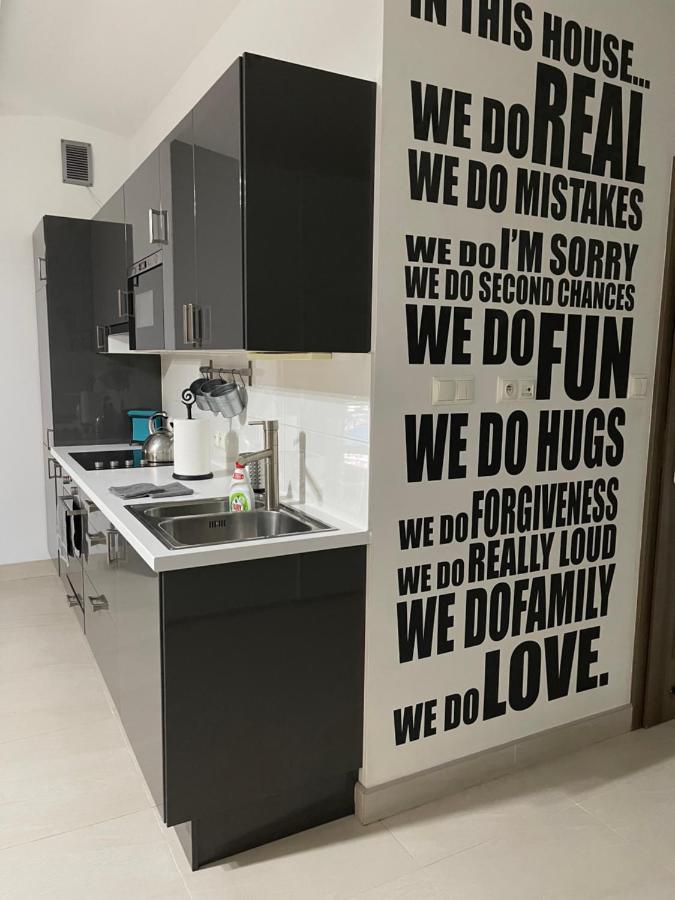 Apartament Rodzinny Ostrowiec Sw Ostrowiec Swietokrzyski Bagian luar foto